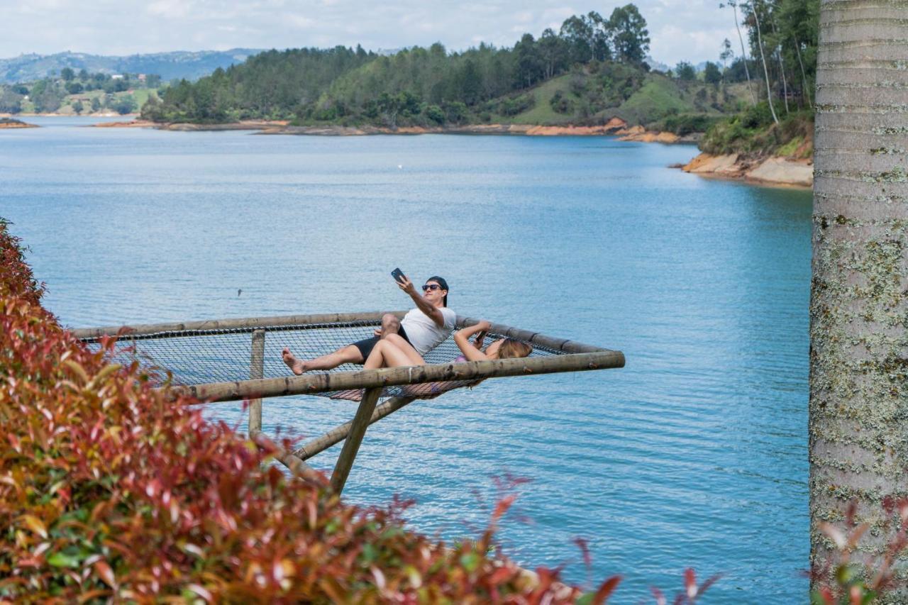 Hotel Los Recuerdos Guatapé Екстериор снимка View of the dam