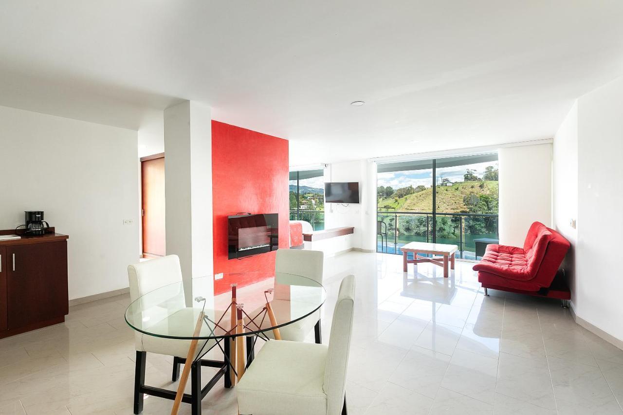 Hotel Los Recuerdos Guatapé Екстериор снимка A modern apartment in Bogotá, Colombia