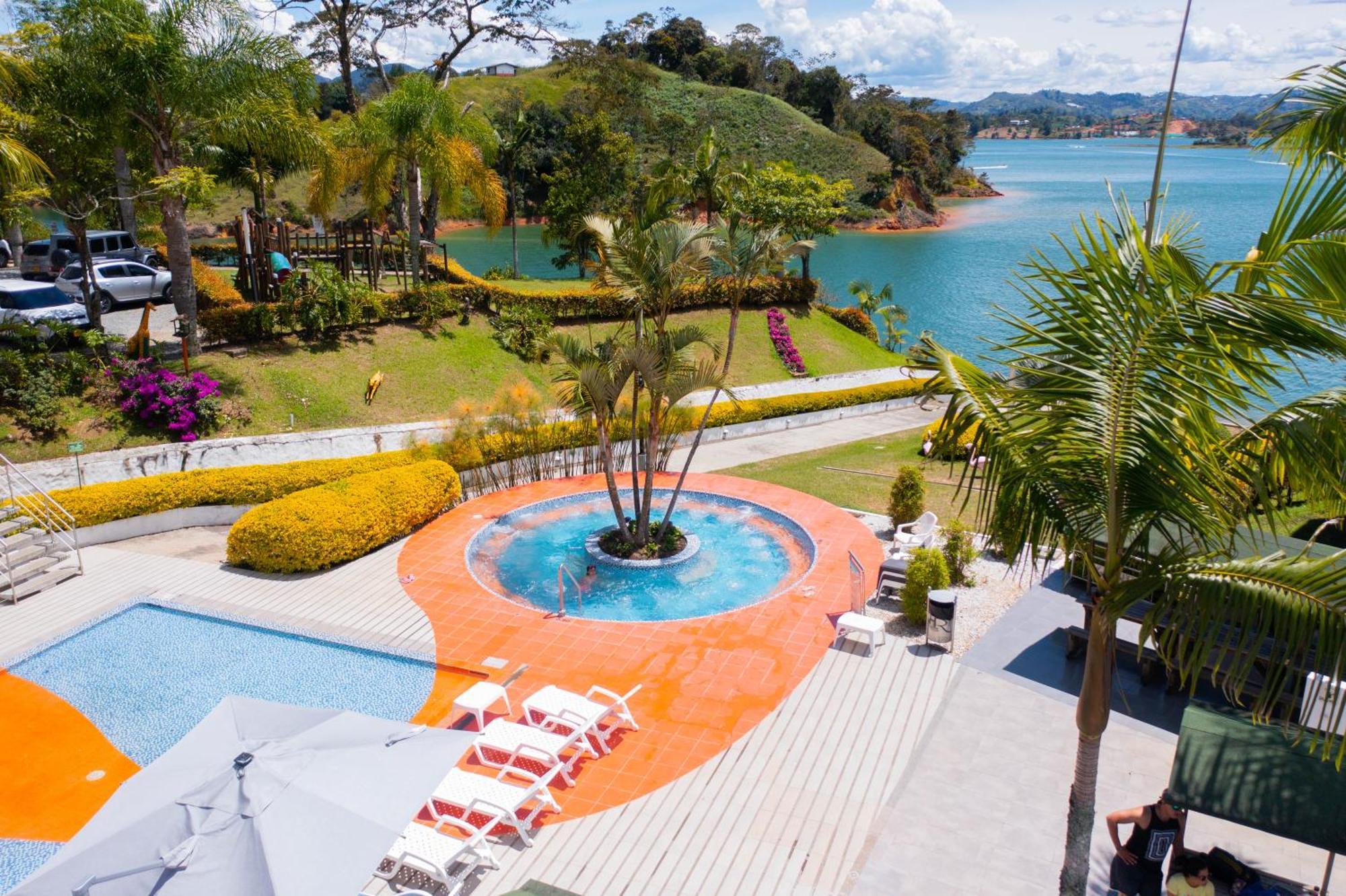Hotel Los Recuerdos Guatapé Екстериор снимка View of the resort