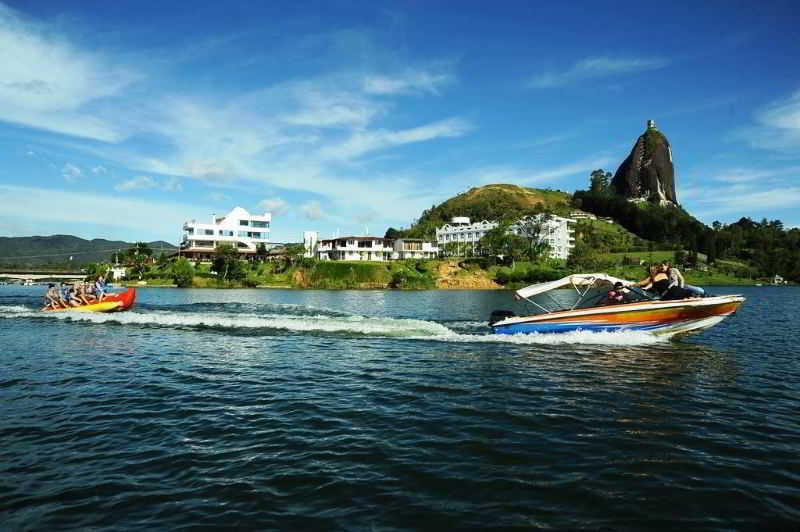 Hotel Los Recuerdos Guatapé Екстериор снимка View of the lake