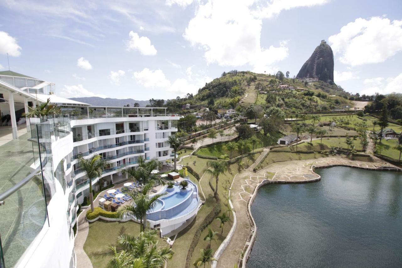 Hotel Los Recuerdos Guatapé Екстериор снимка View of the hotel
