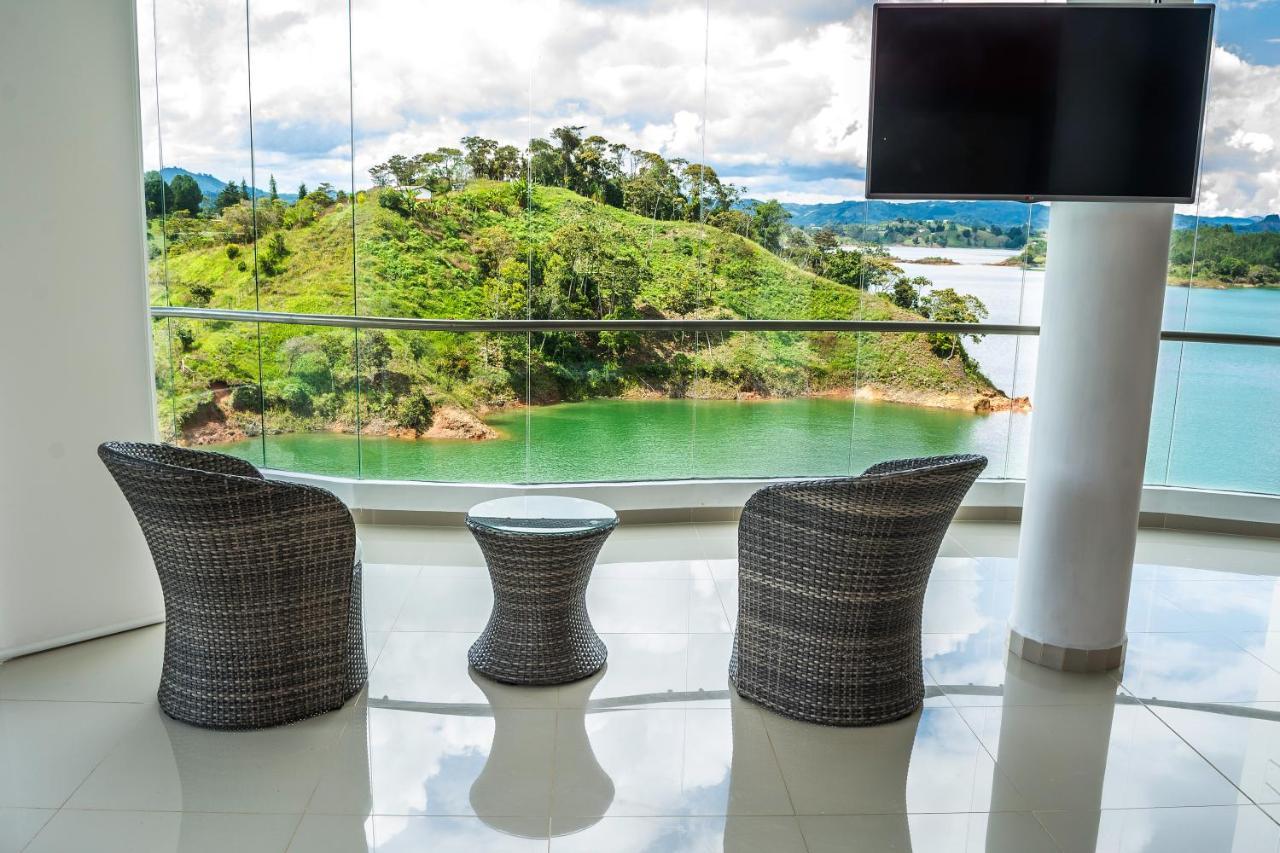 Hotel Los Recuerdos Guatapé Екстериор снимка View of the lake from the hotel